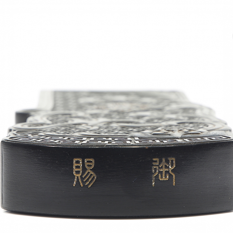 Pieza de tinta con policromía, dinastía Qing