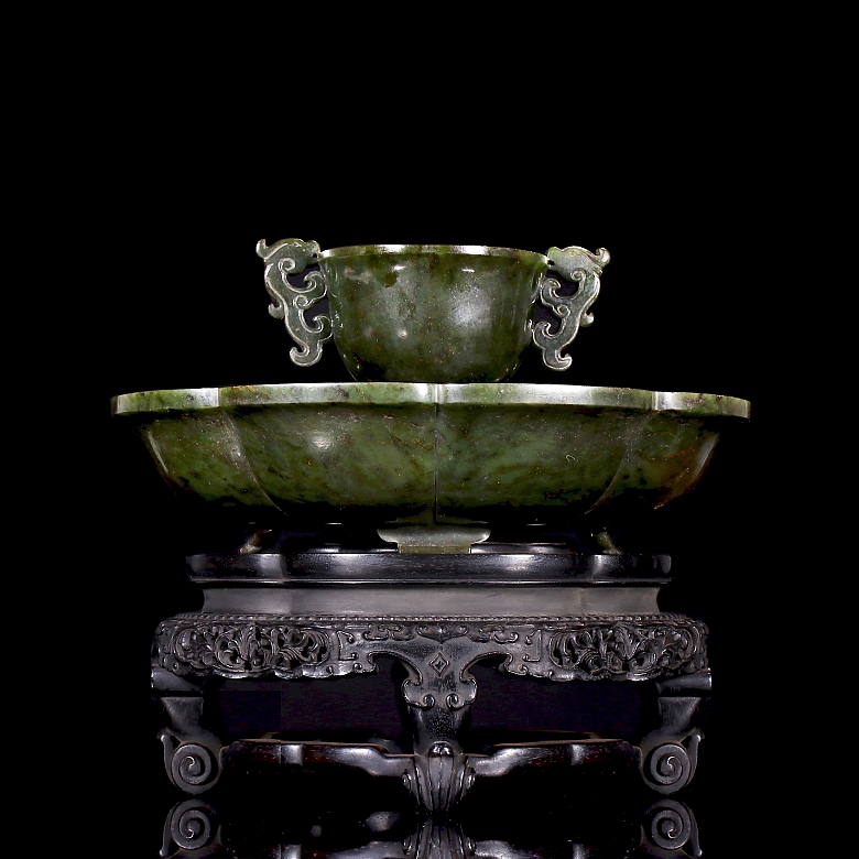 Conjunto de taza y plato de jade espinaca 