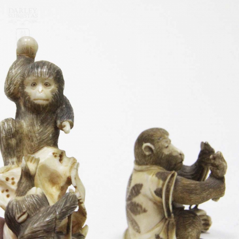 Monos de marfil - 3