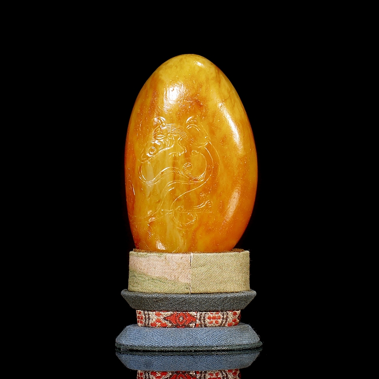 Roca de jade blanco tallado 