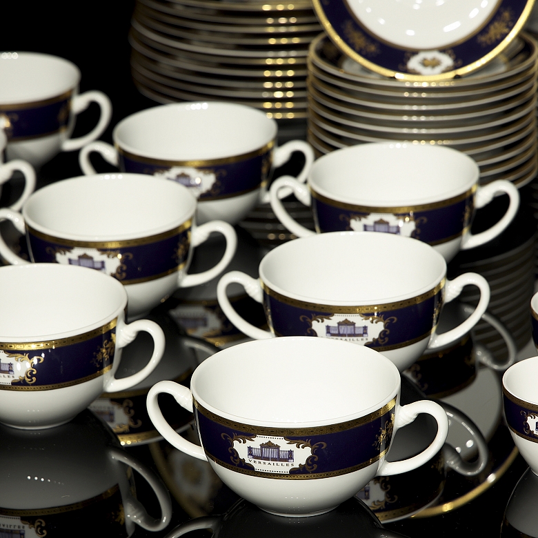 Versailles Fine Porcelain “Complete Tableware Set,” 20th century