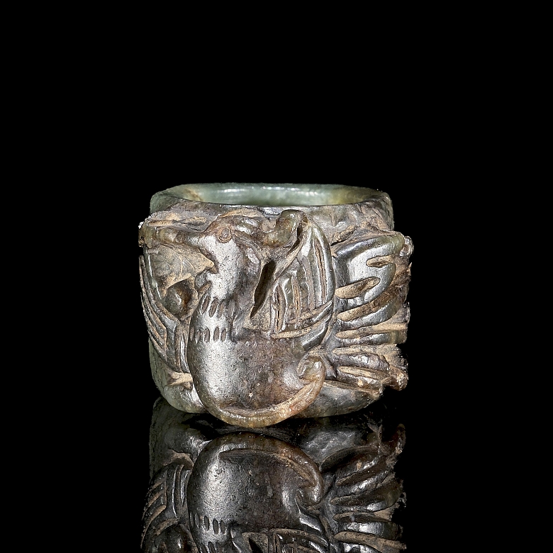 Carved jade ring ‘Bird’, Qing dynasty
