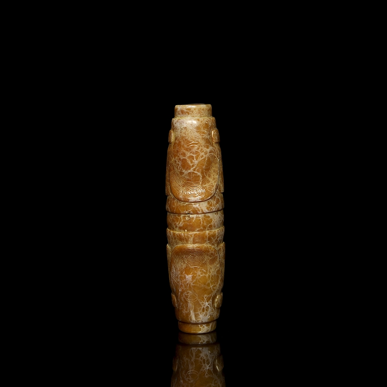 Colgante de jade tallado