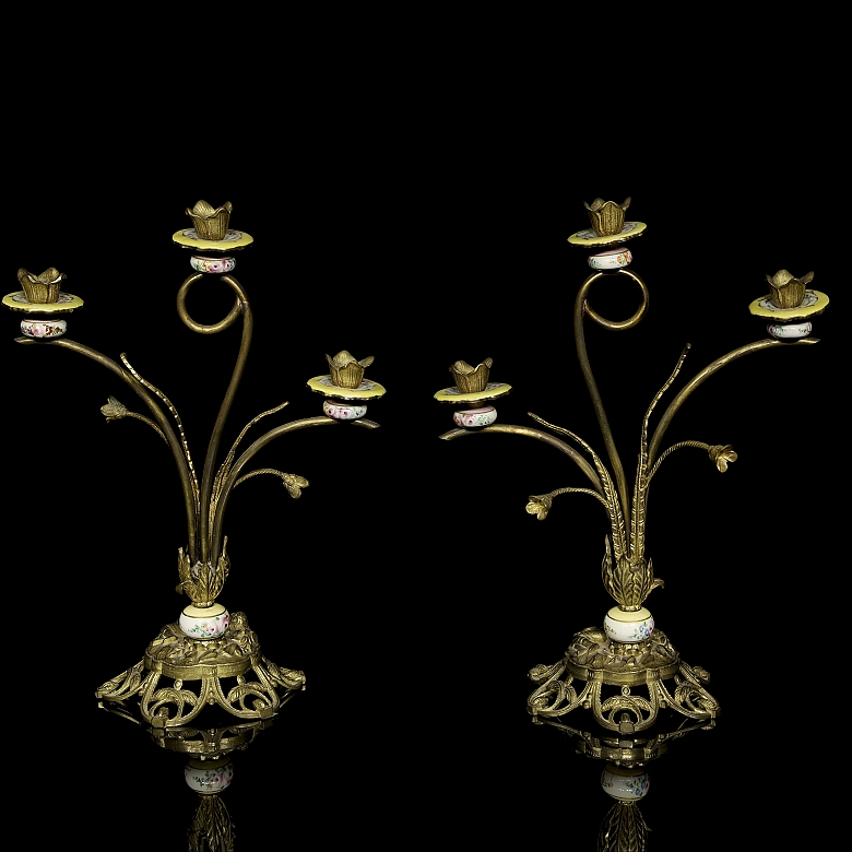 Candelabros de bronce y cerámica, segunda mitad s. XX