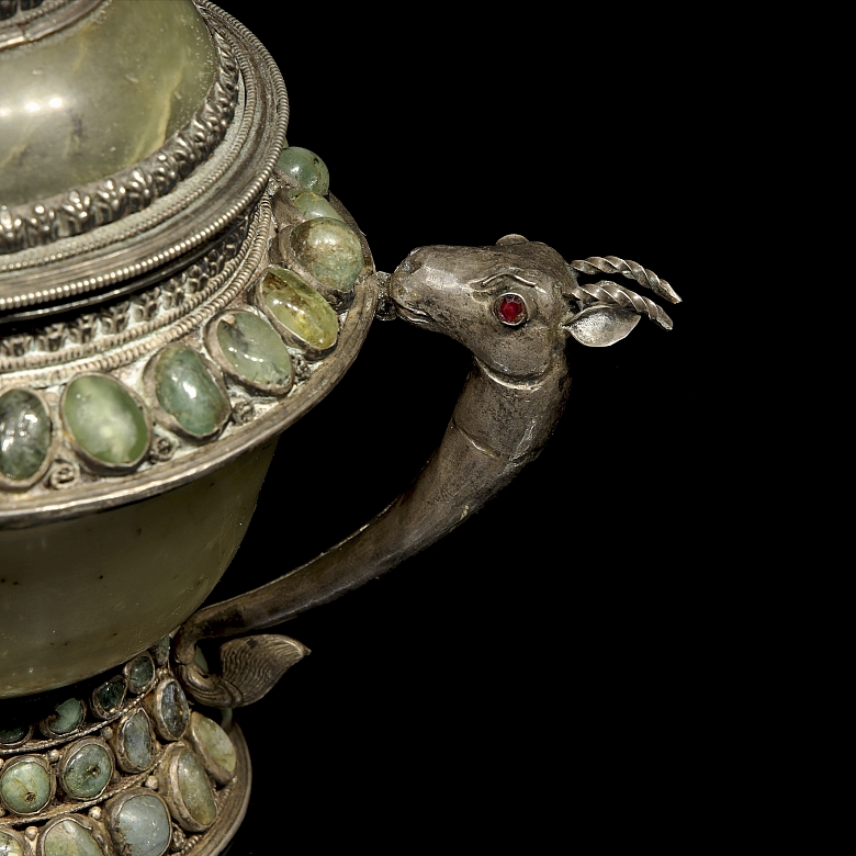 Recipiente ritual de jade, plata y gemas preciosas, Tíbet, s.XIX