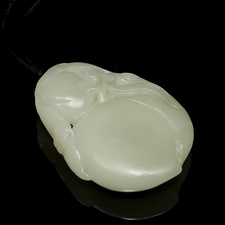Jade pendant ‘Peach’, Qing dynasty