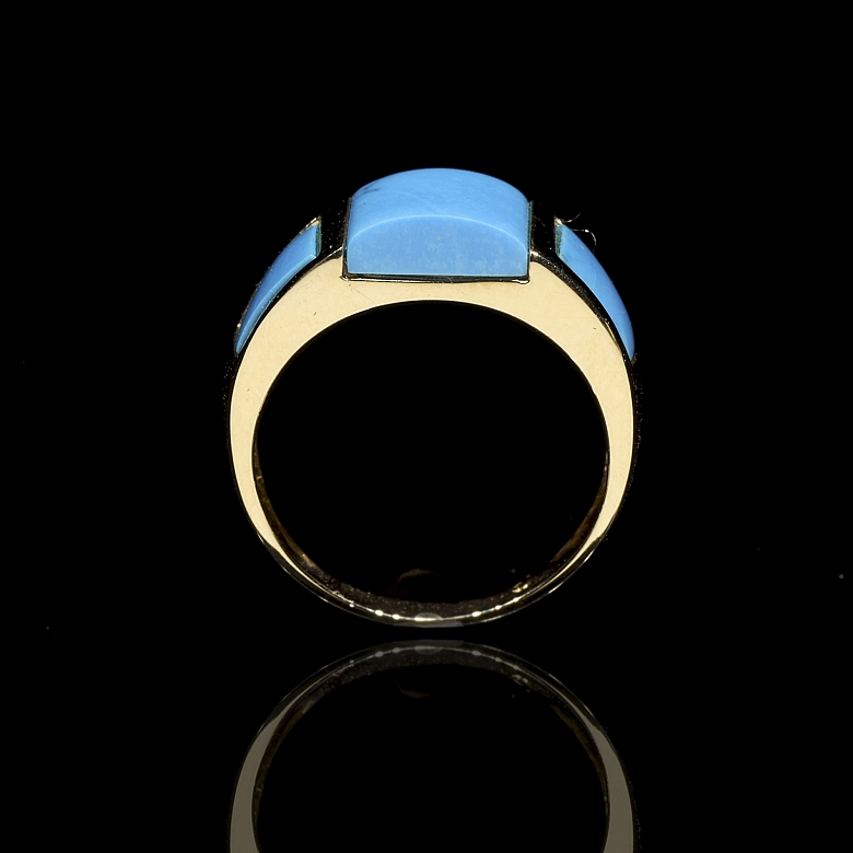 Anillo de oro amarillo de 18K con turquesas