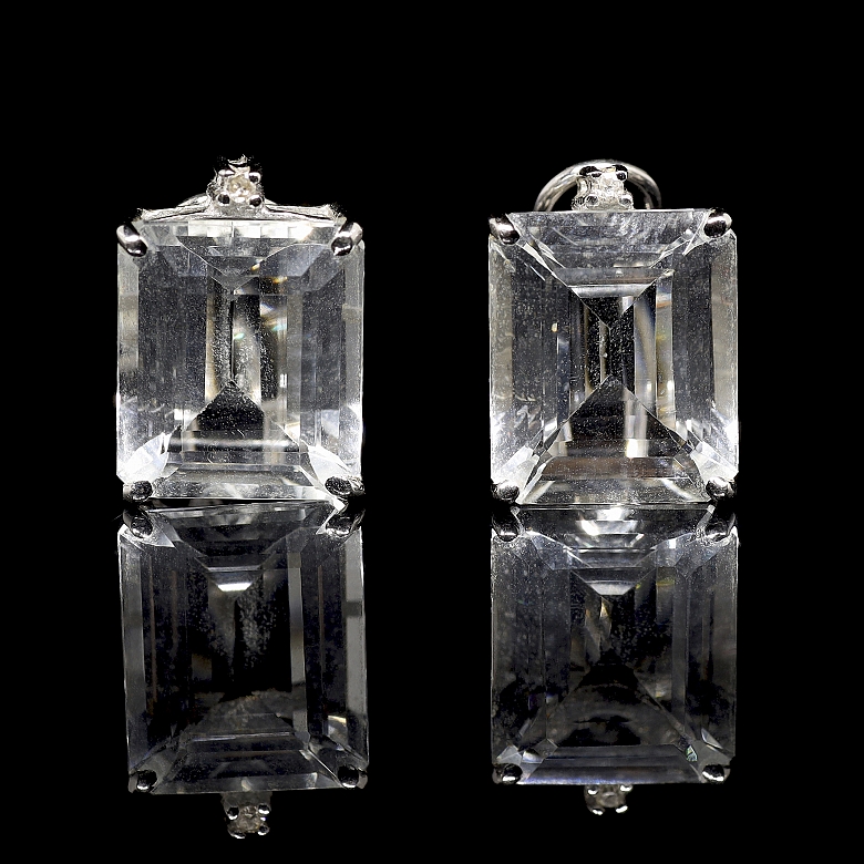 Pendientes en oro blanco de 18k, con aguamarina y diamantes