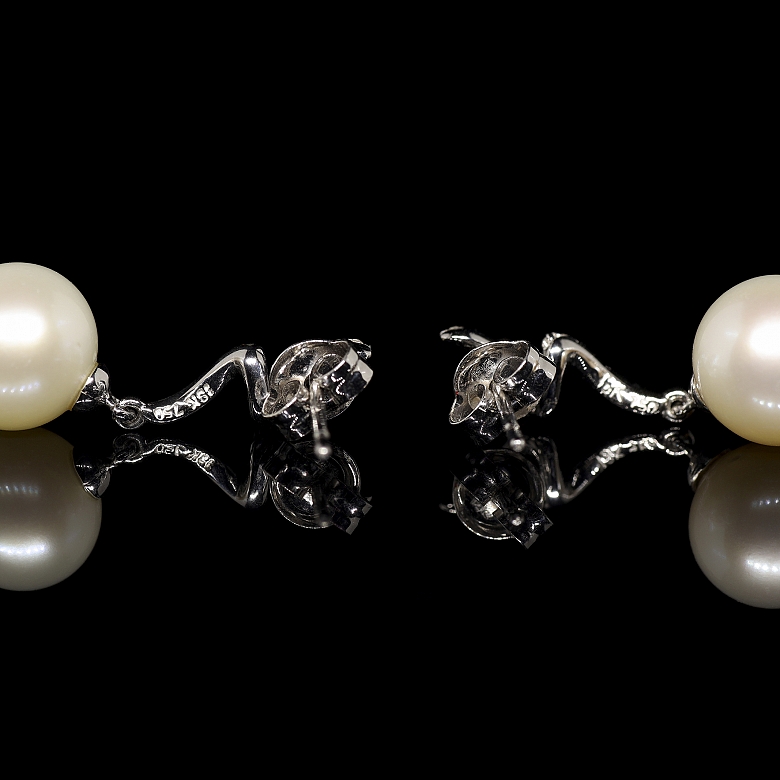 Pendientes perlas en oro blanco de 18 kt y diamantes