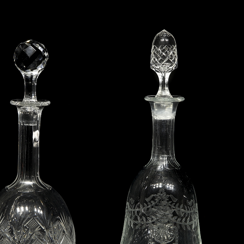 Cuatro licoreras en cristal tallado, s.XX