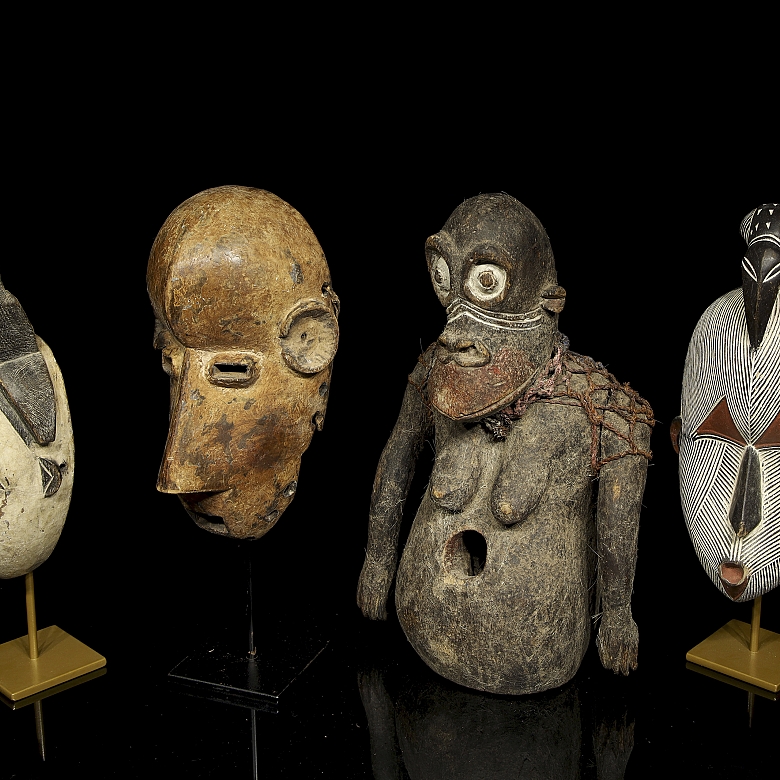 Cuatro piezas de arte tribal africano, s.XX