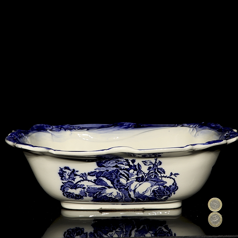 英国瓷质盥洗盆，斯塔福德郡，19世纪末