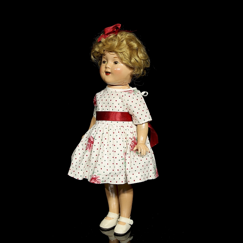 Muñeca oficial 