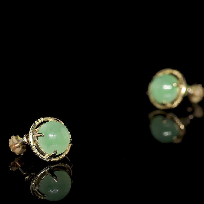 Pendientes oro amarillo con jadeíta, ca.1940