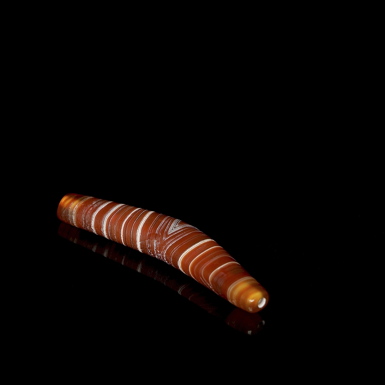 Red agate bead, Tang dynasty