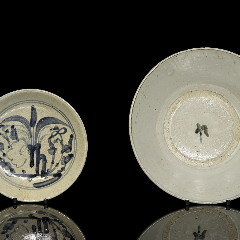 Plato y cuenco de cerámica esmaltada 