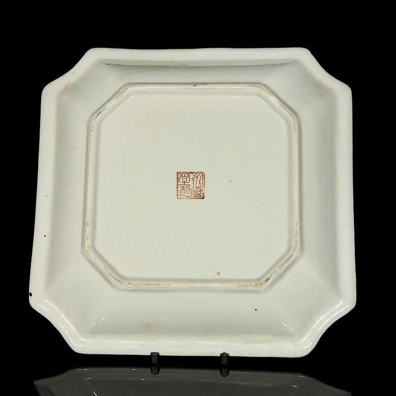 Plato cuadrado de porcelana
