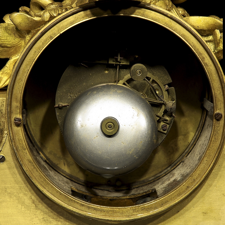 Mantel clock in bronze and porcelain, France, 19th century. - 4