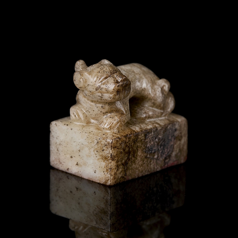 Carved jade seal ‘Beast resting’, Ming dynasty