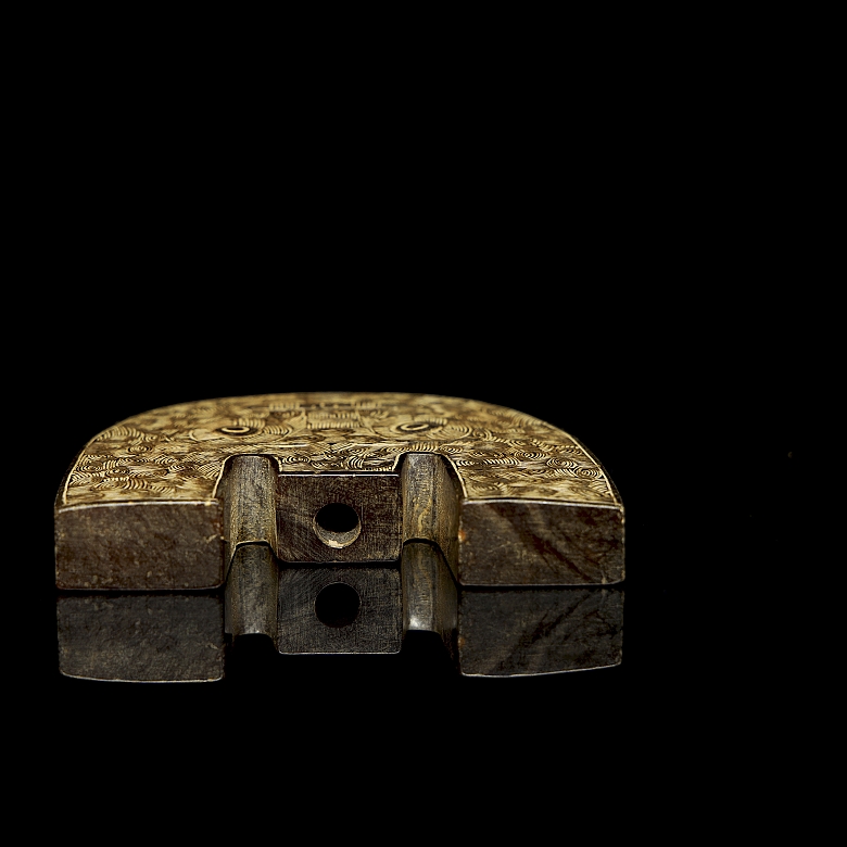 Carved jade amulet ‘Sun God’, Liangzhu culture