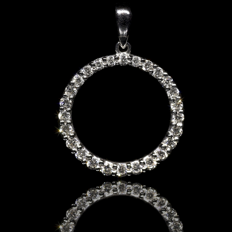 Colgante en oro blanco 18 kt y diamantes