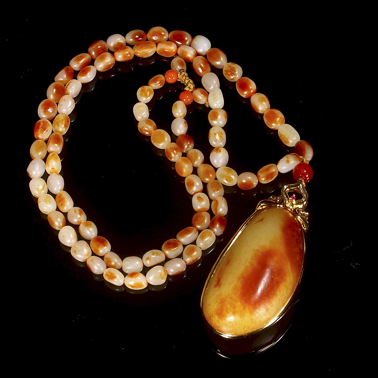 Gold-plated silver and Hetian jade pendant, Qing dynasty