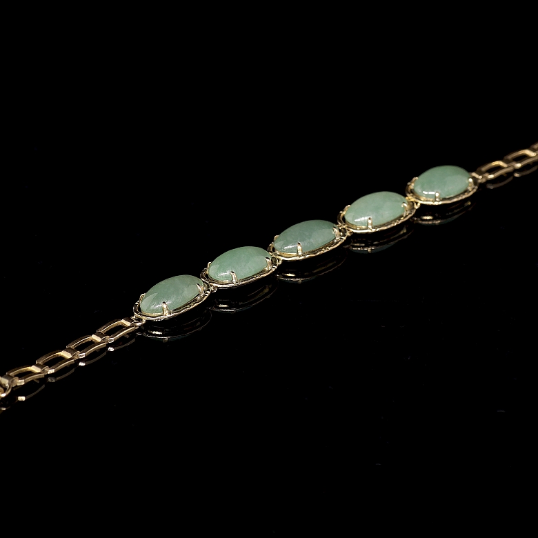 Pulsera de oro amarillo con jadeítas ovales
