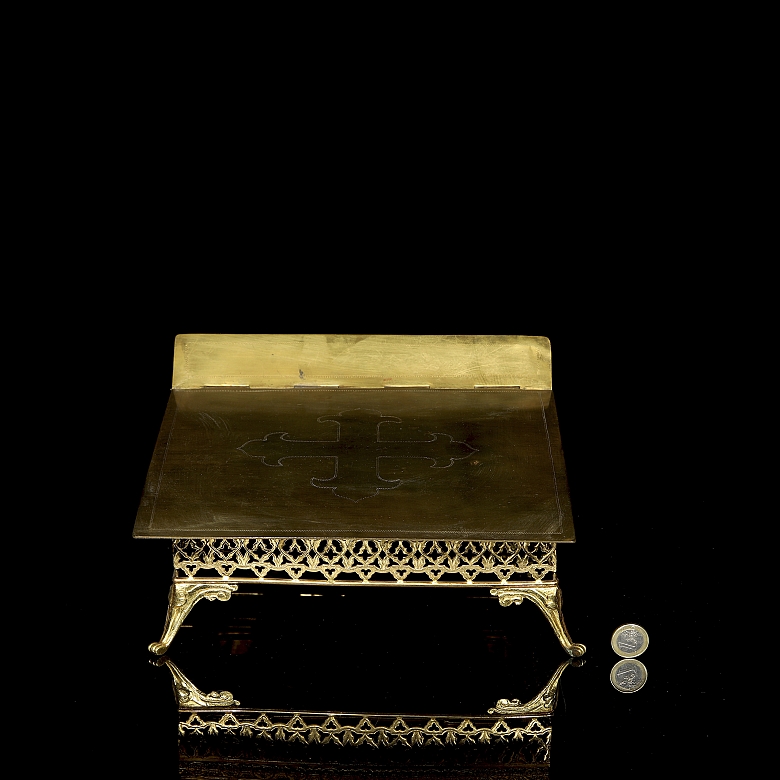 Atril de altar de latón dorado, s.XIX-XX
