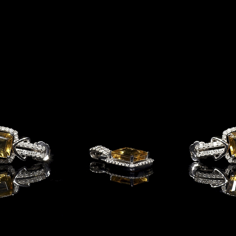 Juego de colgante y pendientes en oro blanco de 18k con citrinos y diamantes