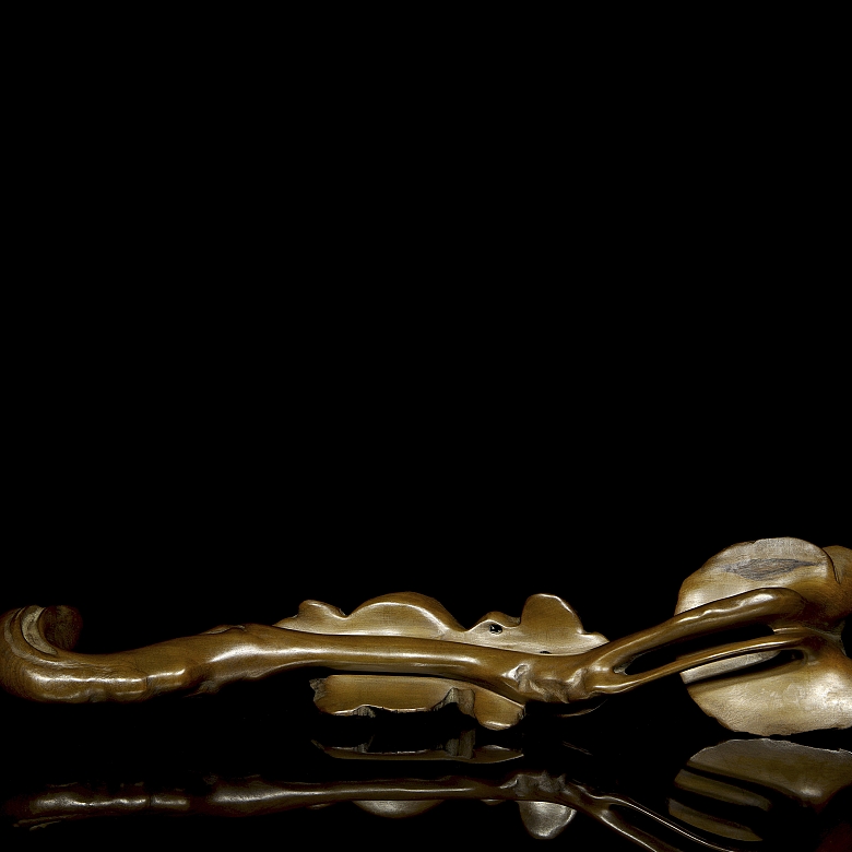 Ruyi carved wood “Lingzhi”, Qing dynasty - 5