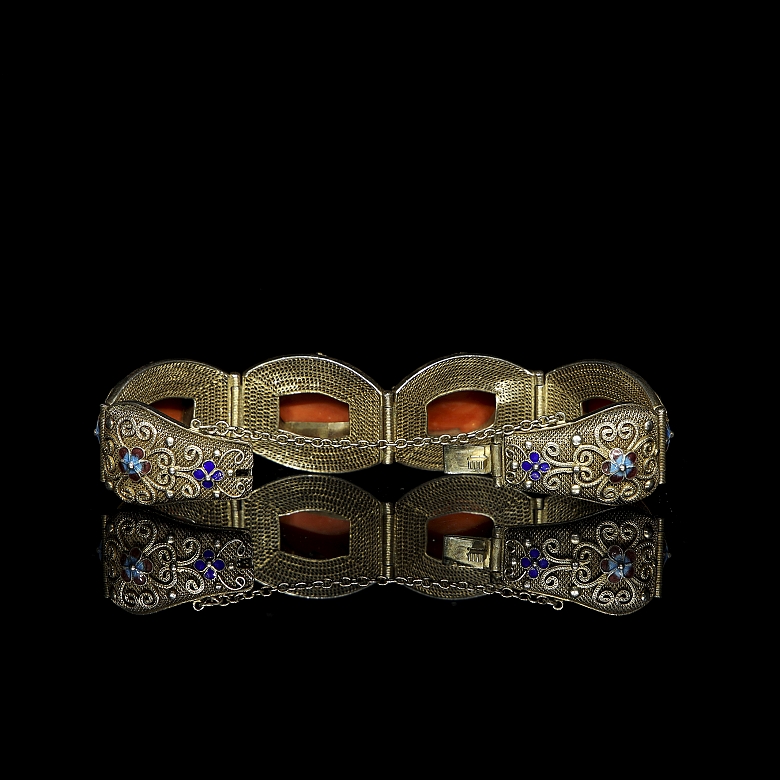 Pulsera de plata dorada con coral y esmaltes, dinastía Qing