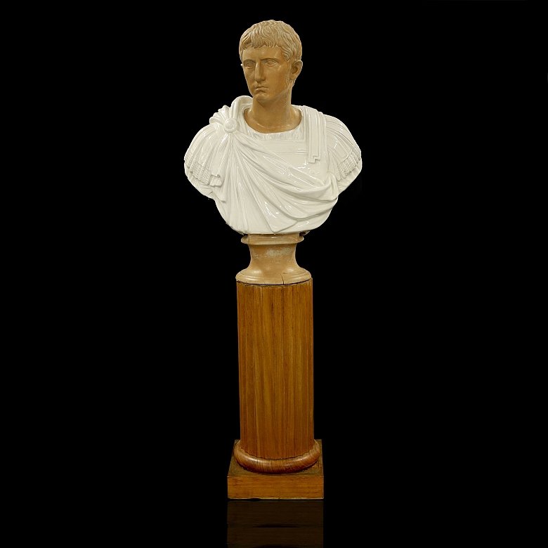 Busto sobre pedestal 