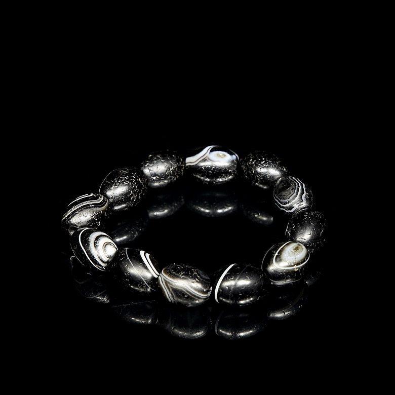 Pulsera de doce cuentas de ágata tallada, dinastía Liao