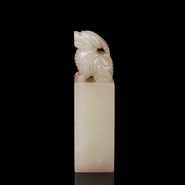 Hetian jade seal ‘Beast with horns’, Qing dynasty