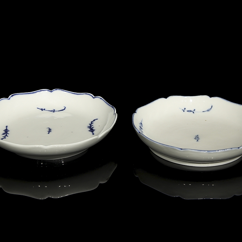 Pair of glazed ceramic plates, Meissen brand, 19th century