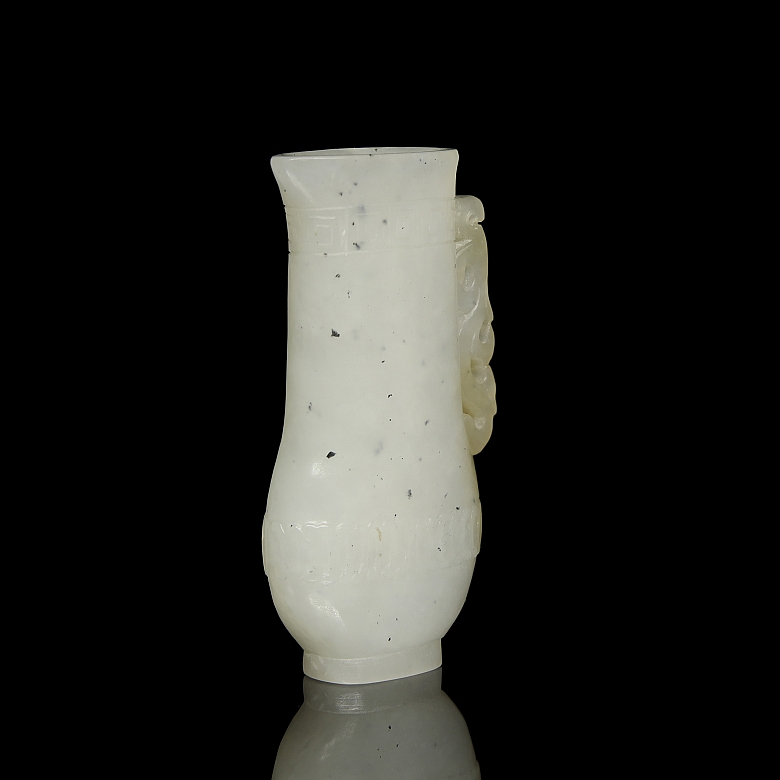 Pequeño jarrón de jade blanco, dinastía Qing - 3