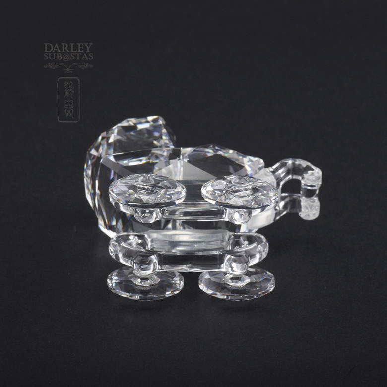 Dos piezas en cristal de Swarovski, carrito bebe, y tarta - 2