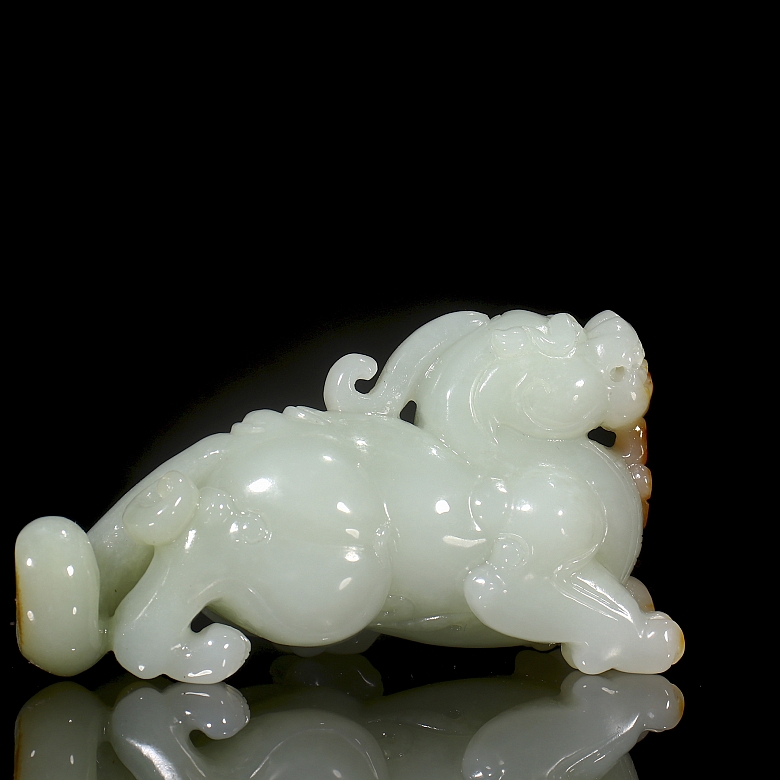 Hetian white jade sculpture ‘Mythical Beast’, Qing dynasty