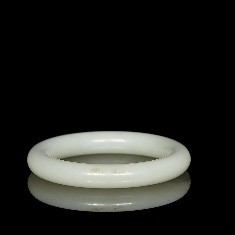 Esclava de jade blanco tallado, dinastía Qing