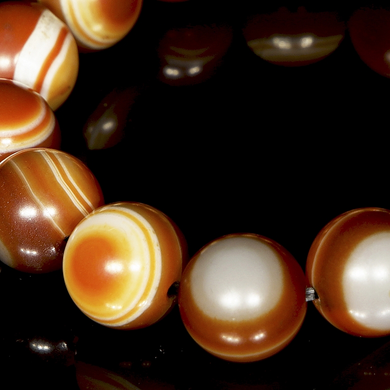 Pulsera de catorce cuentas de ágata, dinastía Liao