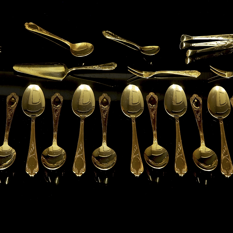23-24k gold-plated ‘Solingen’ cutlery, 20th century