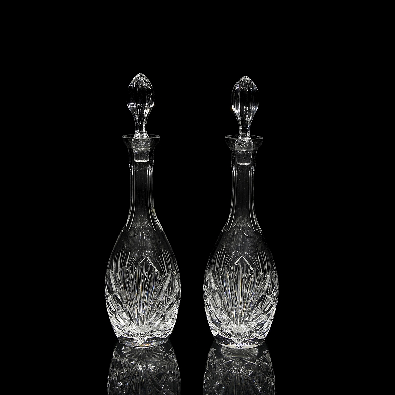 Pareja de licoreras de cristal tallado, Europa, s.XX