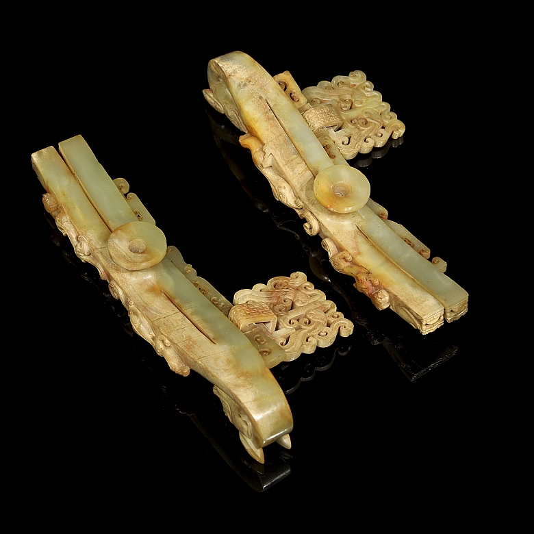 Pareja de hebillas de jade amarillo