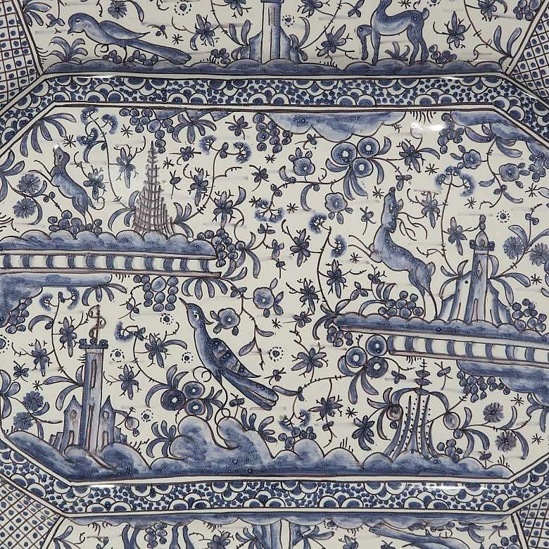 Bandeja de cerámica portuguesa, s.XX