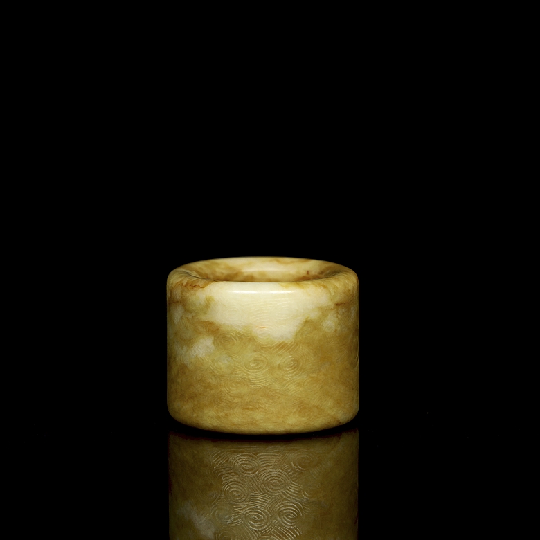 Anillo de arquero de jade tallado, cultura Liangzhu