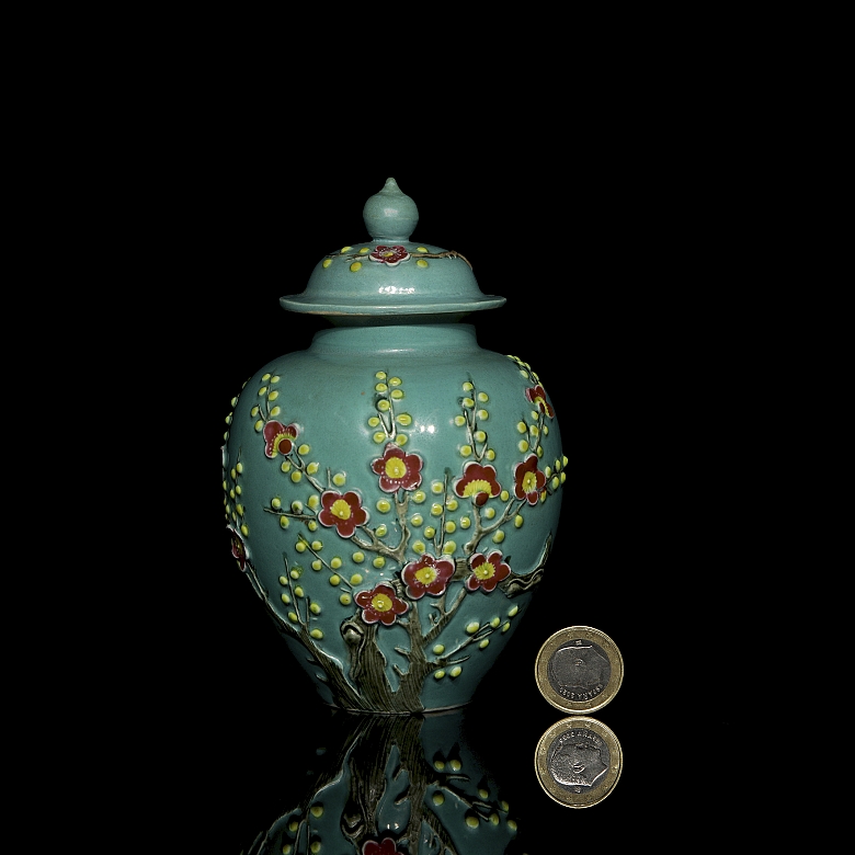Porcelain jar ‘Plum Blossoms’, 20th century - 6