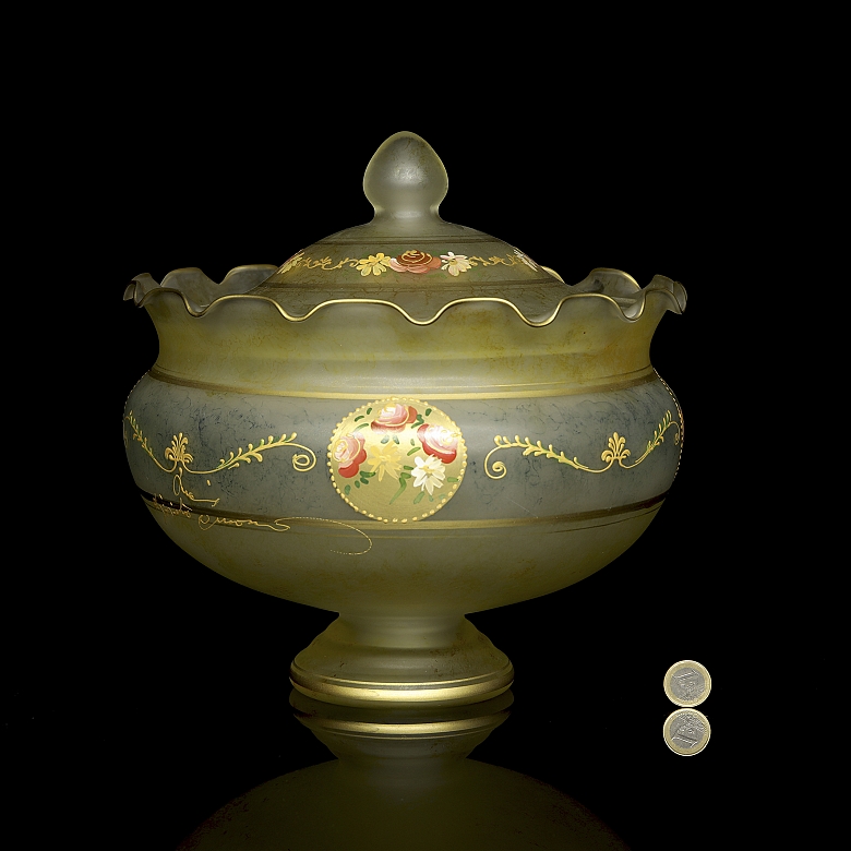 Enamelled glass bonbonniere, 20th century - 6