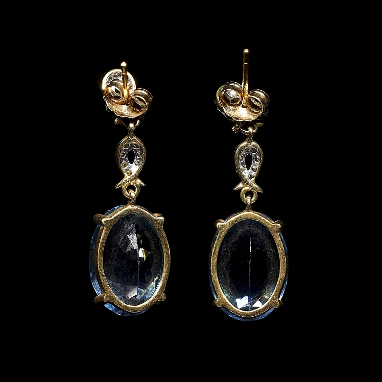 Pendientes en oro amarillo de 18k con topacios y diamantes