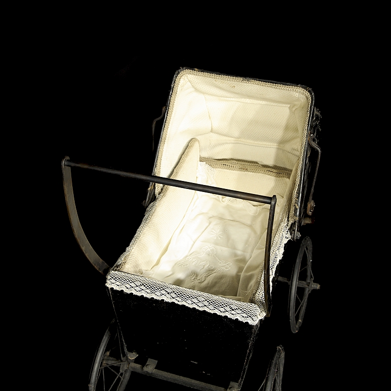 Carrito de paseo para muñeca, España, c.1900-1915