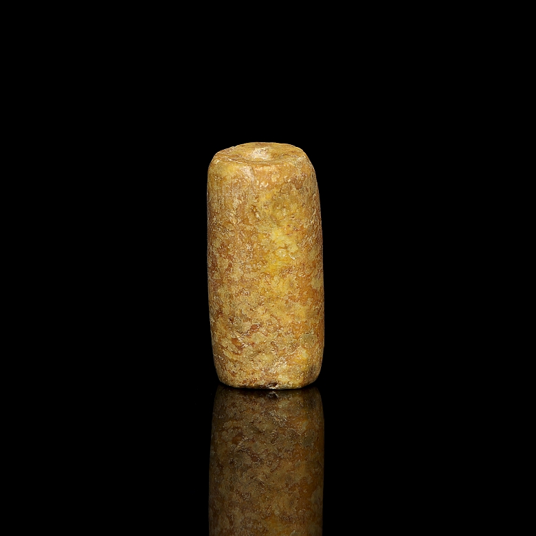 Colgante tubular de jade, cultura Hongshan - 1